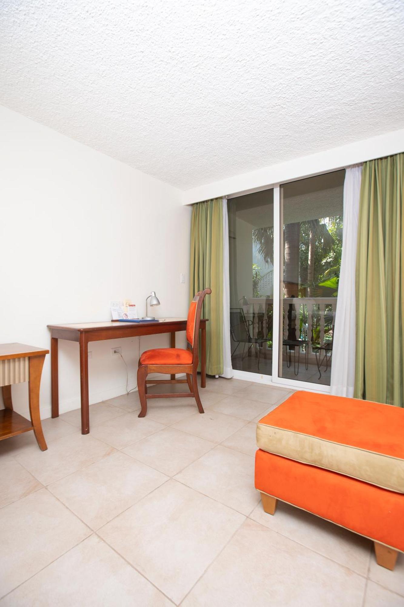 Le Plaza Hotel Port-au-Prince Zimmer foto
